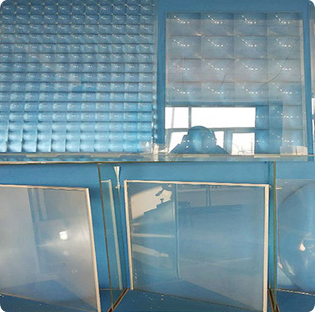 What are the differences between traditional  optical lenses and Fresnel lenses.